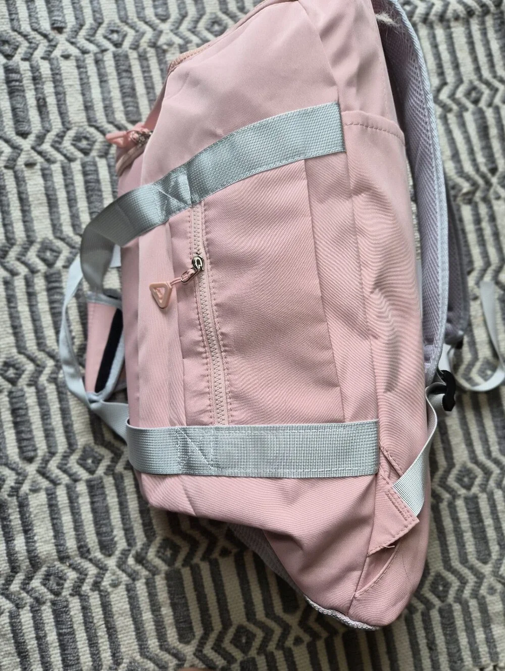 N/A pink gray